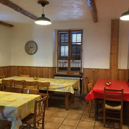 Les Cristaux Bed & Breakfast